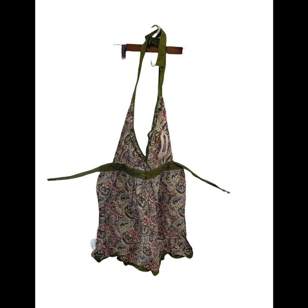 Floral paisley apron brand new w tags by envogue. Super cute and functional!